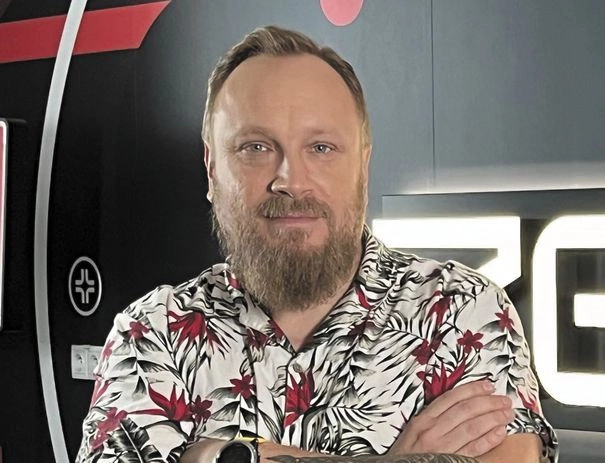 Hulajnoga elektryczna: nowoczesna zabawka czy śmiertelny pocisk?