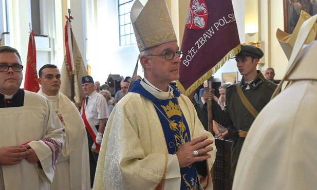 Msza święta w Konkatedrze Matki Bożej Zwycięskiej na warszawskim Kamionku z okazji 105. Rocznicy Bitwy Warszawskiej