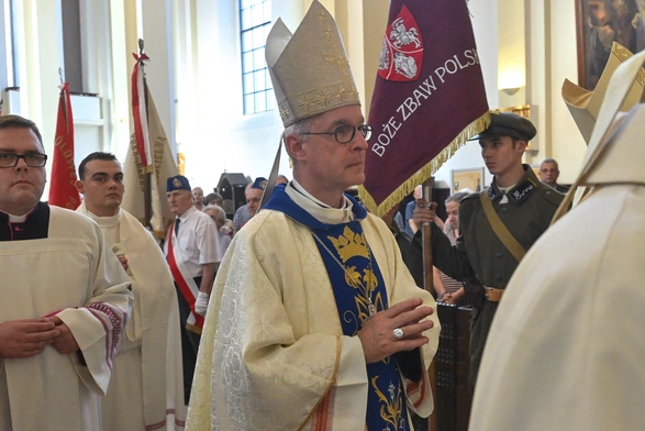 Msza święta w Konkatedrze Matki Bożej Zwycięskiej na warszawskim Kamionku z okazji 105. Rocznicy Bitwy Warszawskiej