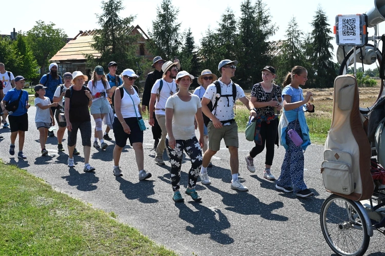 Postój obiadowy w Gwoździanach