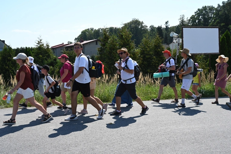 Postój obiadowy w Gwoździanach