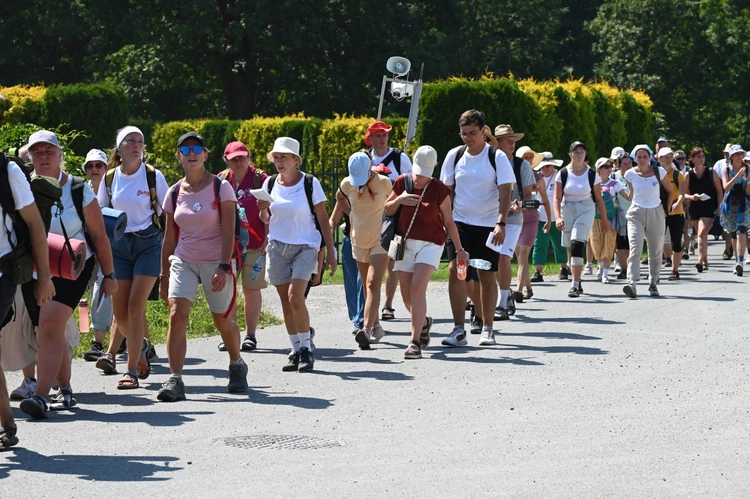 Postój obiadowy w Gwoździanach