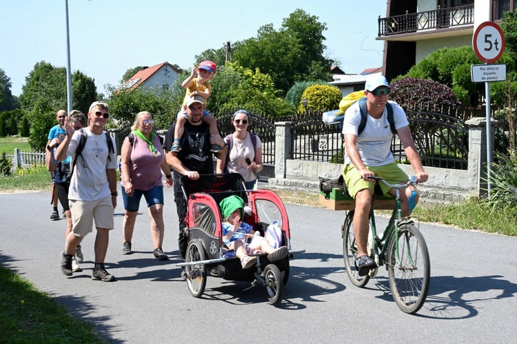 Postój obiadowy w Gwoździanach