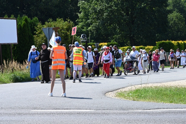 Postój obiadowy w Gwoździanach
