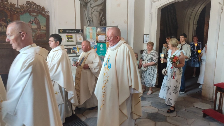 15 sierpnia - odpust w sanktuarium w Henrykowie