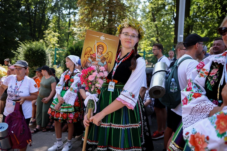 Z nadzieją i intencjami u Matki 