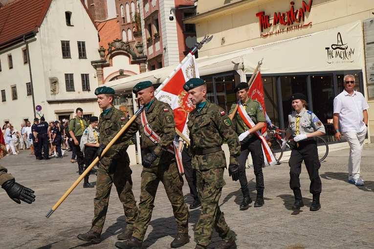 Uroczystość Wniebowzięcia NMP i Święto Wojska Polskiego w bazylice św. Elżbiety we Wrocławiu