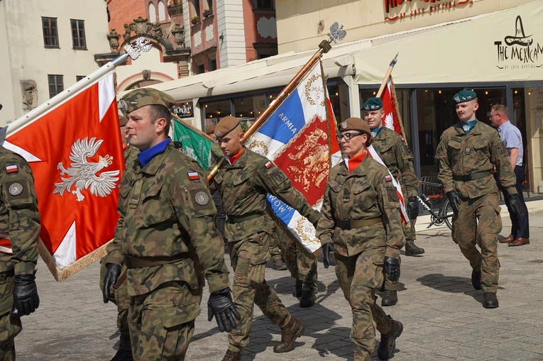 Uroczystość Wniebowzięcia NMP i Święto Wojska Polskiego w bazylice św. Elżbiety we Wrocławiu