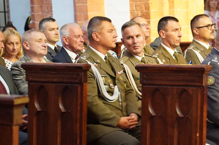 Uroczystość Wniebowzięcia NMP i Święto Wojska Polskiego w bazylice św. Elżbiety we Wrocławiu