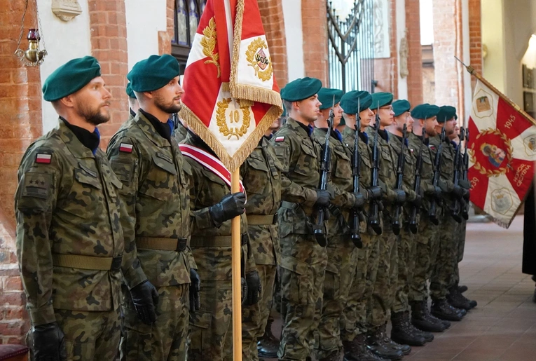 Uroczystość Wniebowzięcia NMP i Święto Wojska Polskiego w bazylice św. Elżbiety we Wrocławiu