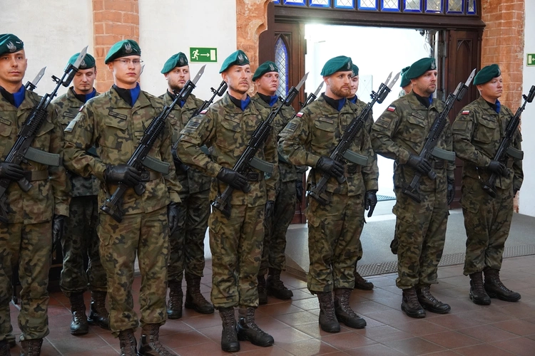 Uroczystość Wniebowzięcia NMP i Święto Wojska Polskiego w bazylice św. Elżbiety we Wrocławiu