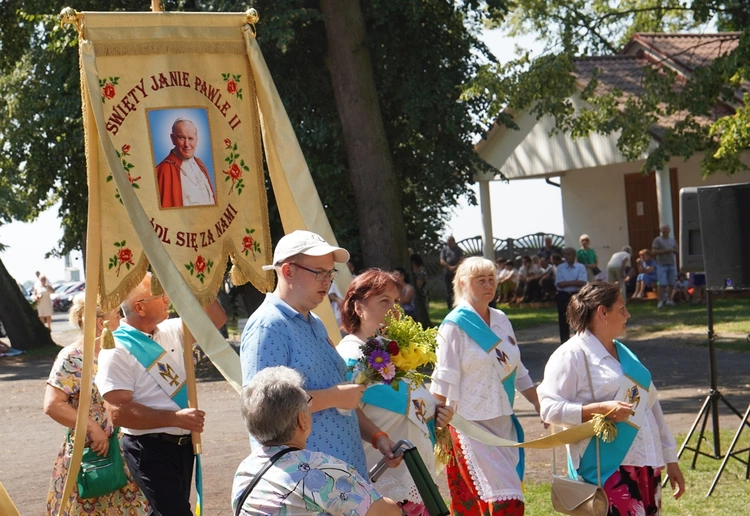 Z Wniebowziętą w Ligocie Książęcej