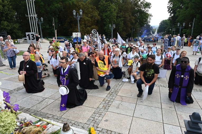 Dwójki, trójka i trzynastka na ostatniej prostej