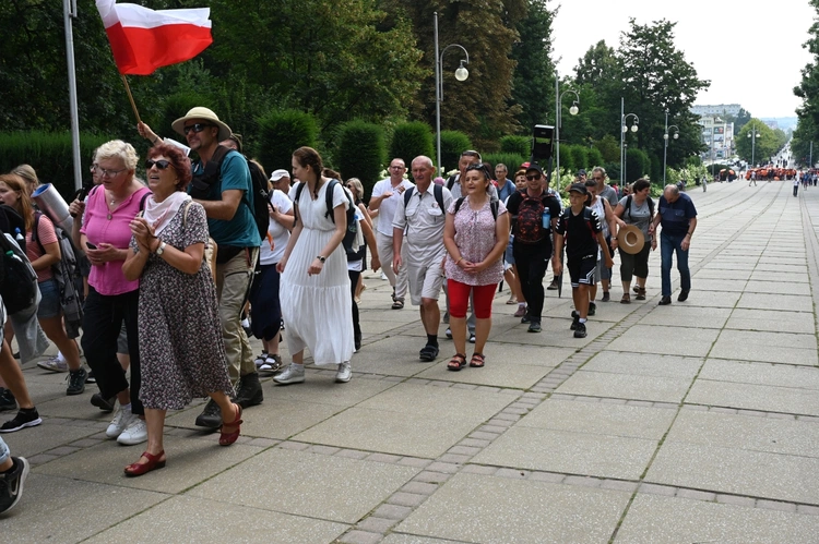 Dwójki, trójka i trzynastka na ostatniej prostej