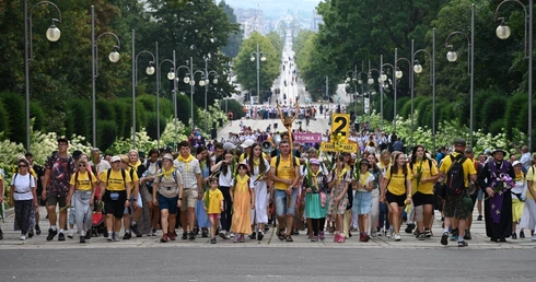 Dwójki, trójka i trzynastka na ostatniej prostej