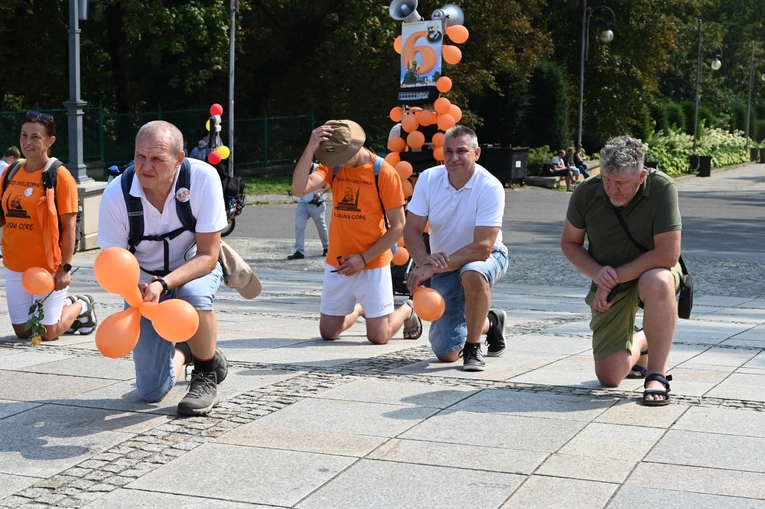 Szóstki u celu drogi