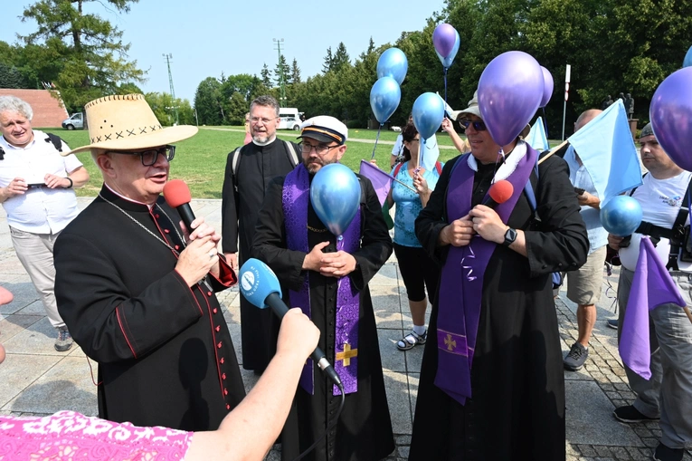 Szóstki u celu drogi