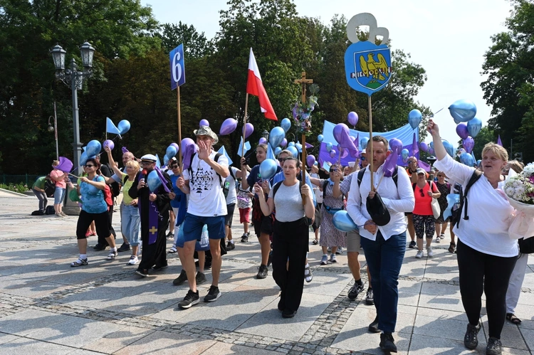 Szóstki u celu drogi