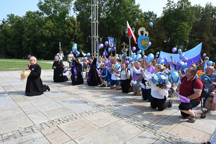 Szóstki u celu drogi