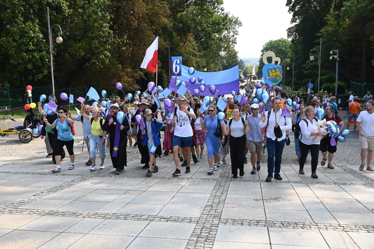 Szóstki u celu drogi
