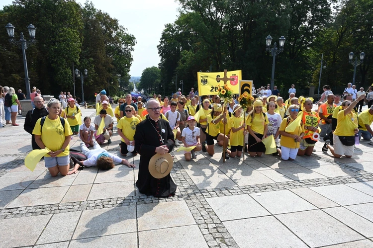 Szóstki u celu drogi