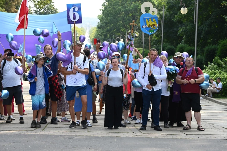 Szóstki u celu drogi