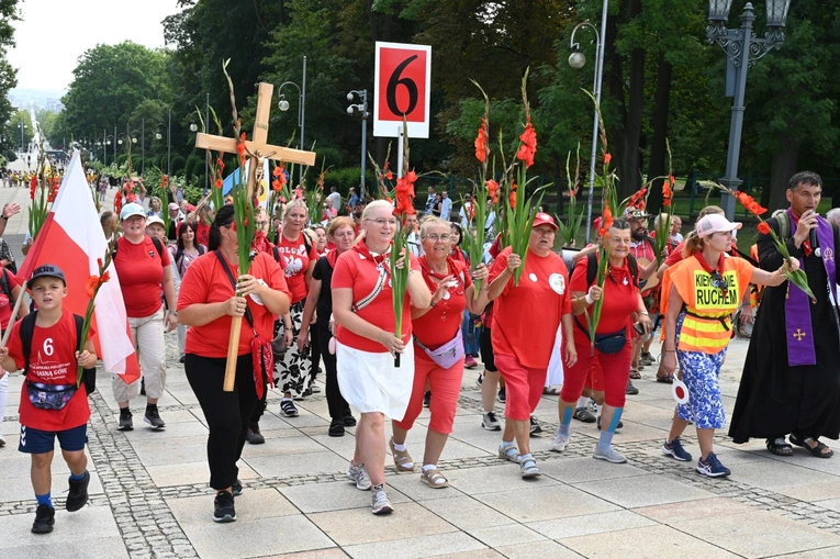 Szóstki u celu drogi