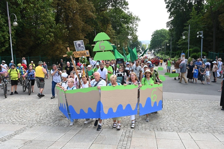 Szóstki u celu drogi