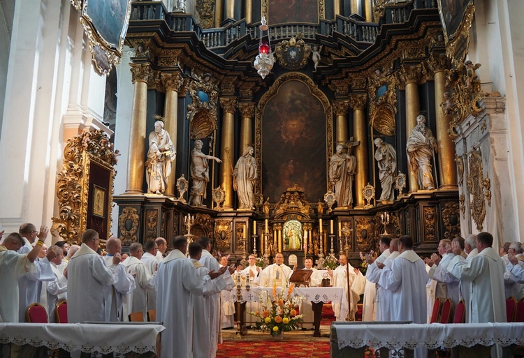 8. Pielgrzymka Wspólnot Żywego Różańca i Czcicieli Matki Bożej do Henrykowa
