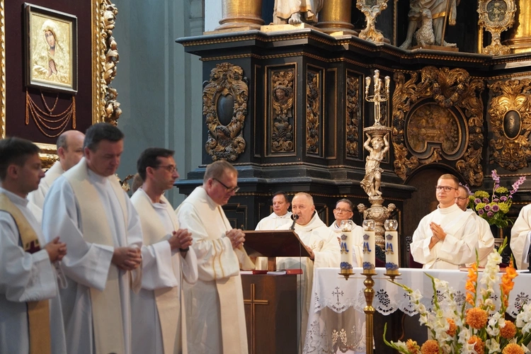 8. Pielgrzymka Wspólnot Żywego Różańca i Czcicieli Matki Bożej do Henrykowa