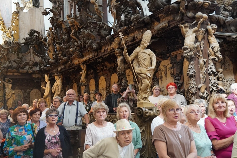 8. Pielgrzymka Wspólnot Żywego Różańca i Czcicieli Matki Bożej do Henrykowa