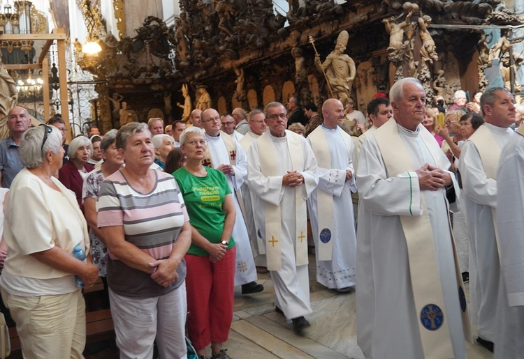 8. Pielgrzymka Wspólnot Żywego Różańca i Czcicieli Matki Bożej do Henrykowa