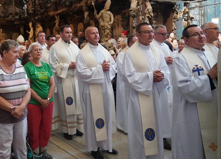 8. Pielgrzymka Wspólnot Żywego Różańca i Czcicieli Matki Bożej do Henrykowa