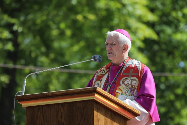 Bp Szkudło: Kobieta - serce rodziny i sumienie społeczności