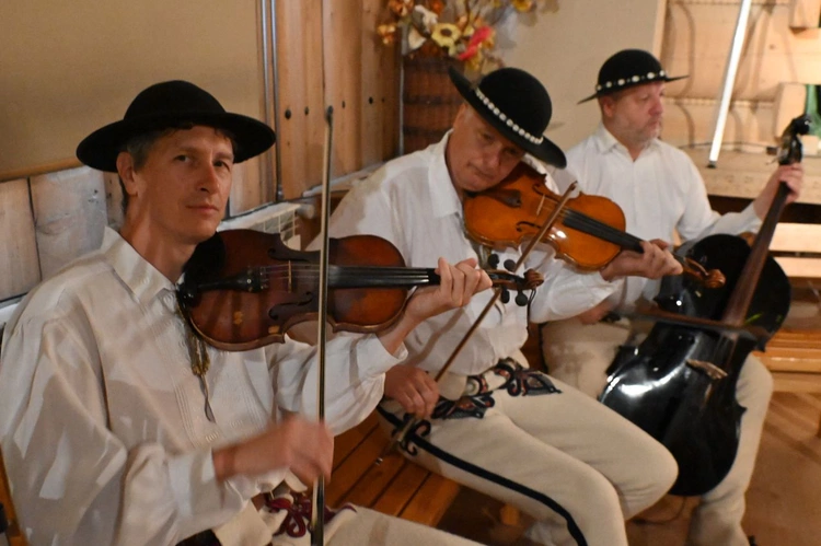 Między niebem a ziemią 