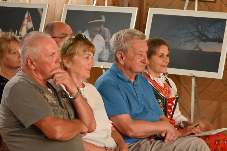 Między niebem a ziemią 