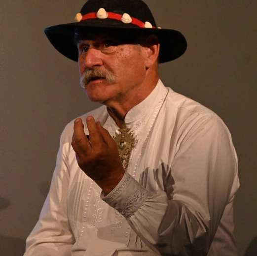 Między niebem a ziemią 