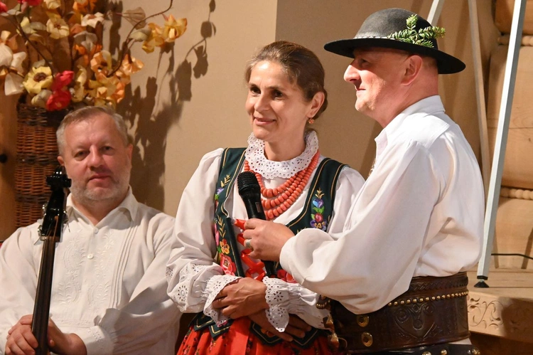 Między niebem a ziemią 