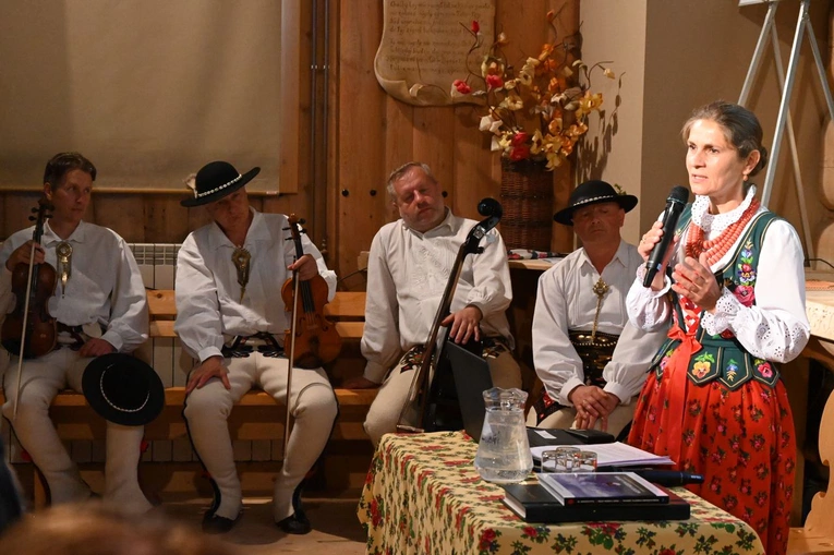 Między niebem a ziemią 