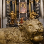 Z Matką Bożą po katedrze wrocławskiej