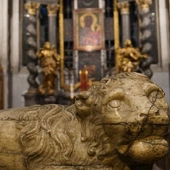 Z Matką Bożą po katedrze wrocławskiej