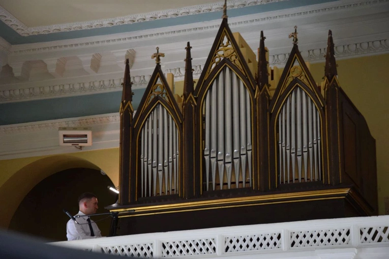 Odnowiono zabytkowe organy w kościele w Czermnie