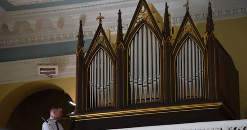 Odnowiono zabytkowe organy w kościele w Czermnie