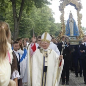 Abp Jędraszewski w Kalwarii: Do Wniebowziętej, Królowej, z ufnością się uciekamy