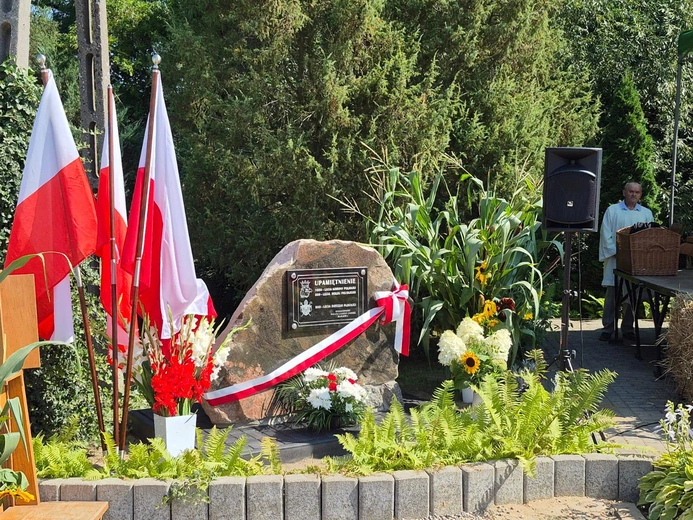 Joniec. Historia wpisana w "święte miejsce"