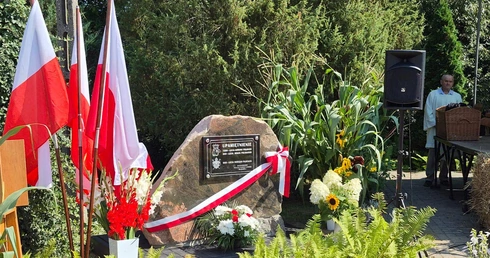 Joniec. Historia wpisana w "święte miejsce"
