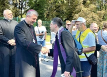 Pątników witał bp Roman Pindel.