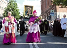 Uroczystościom w Piekarach Śląskich przewodniczył abp Antonio Guido Filipazzi. Uczestniczki powitał bp Marek Szkudło. 