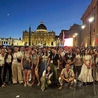 Grupa uczestników rzymskiego spotkania, którą opiekował się ks. Łukasz Wieczorek. 