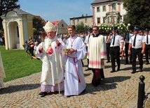 Wielkie święto wiary – tak można określić odpust w Krzeszowie.
